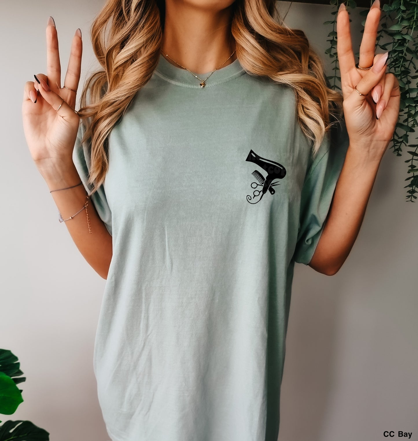 Retro Hairstylist With Pocket