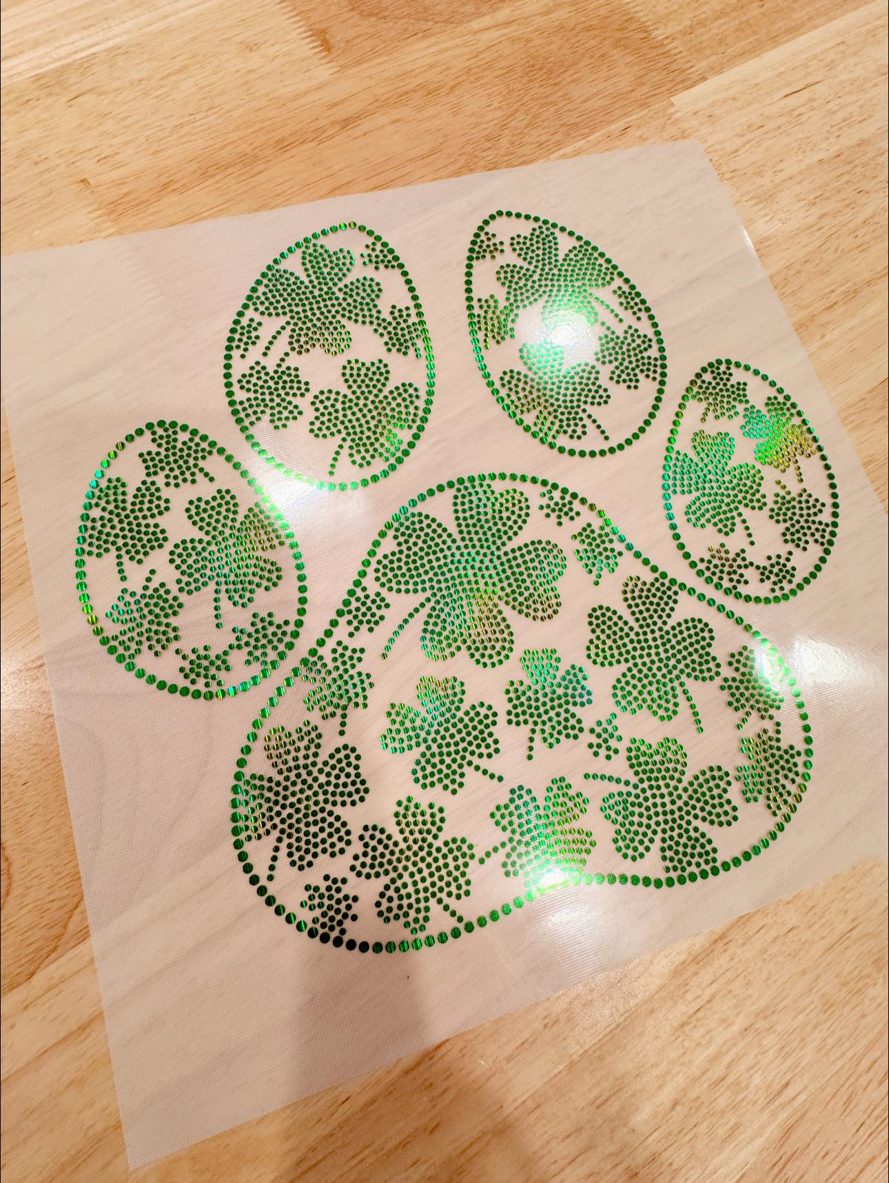 BLING IT ON // Clover Paw SPANGLE TRANSFER c. 8505