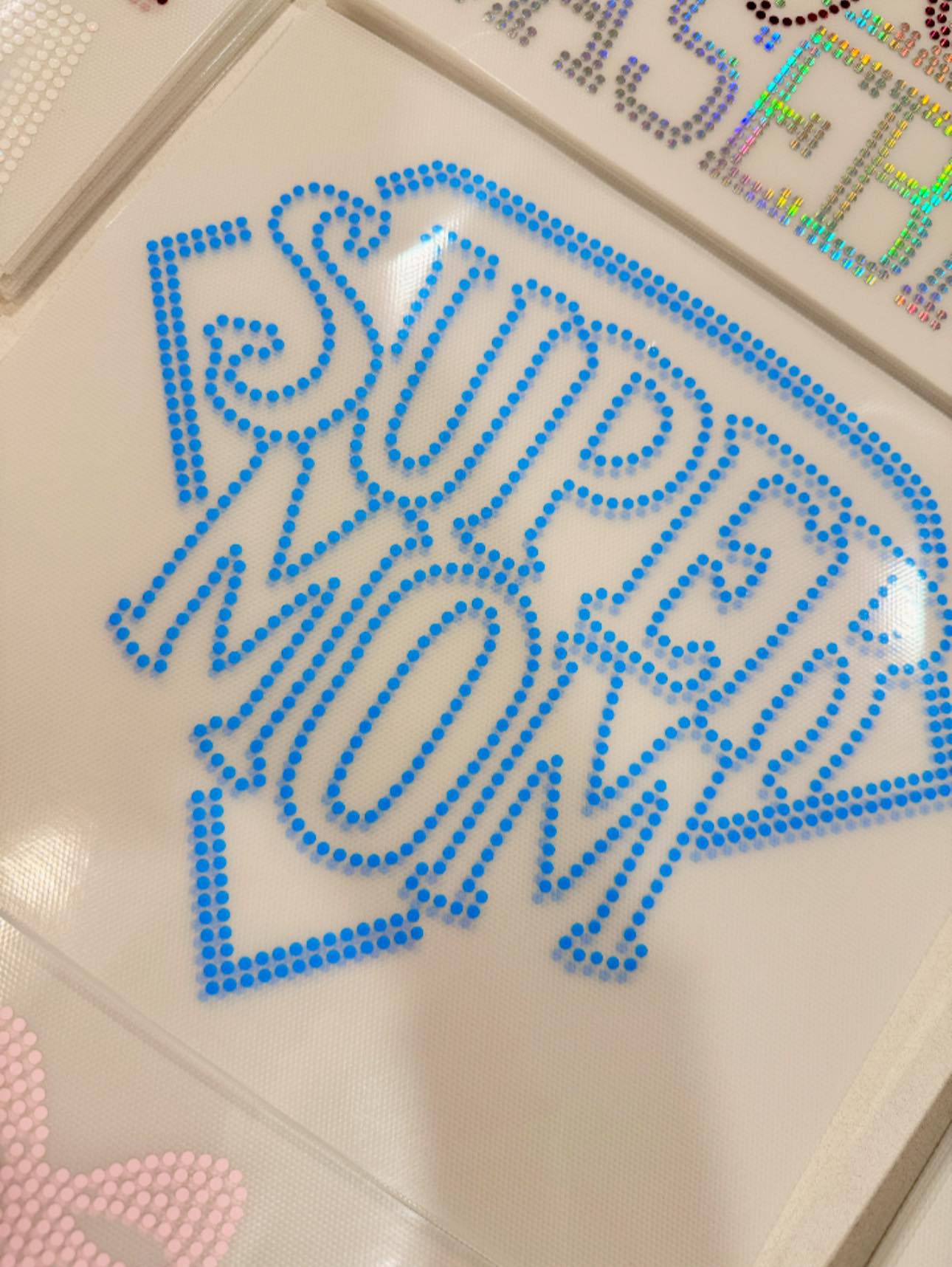 READY TO SHIP // Super Mom Outline SPANGLE TRANSFER c. 632