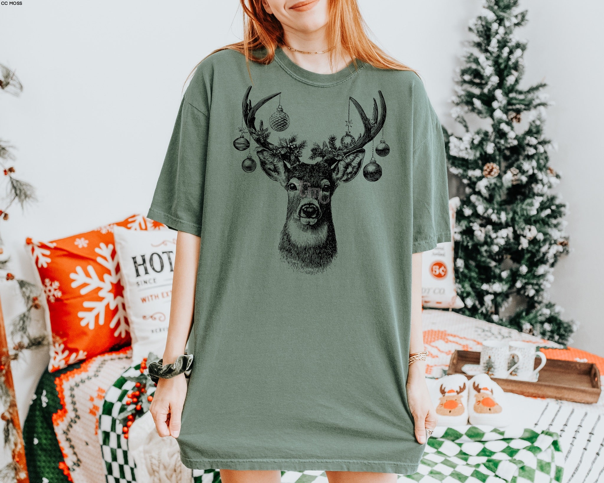 Festive Ornament Buck