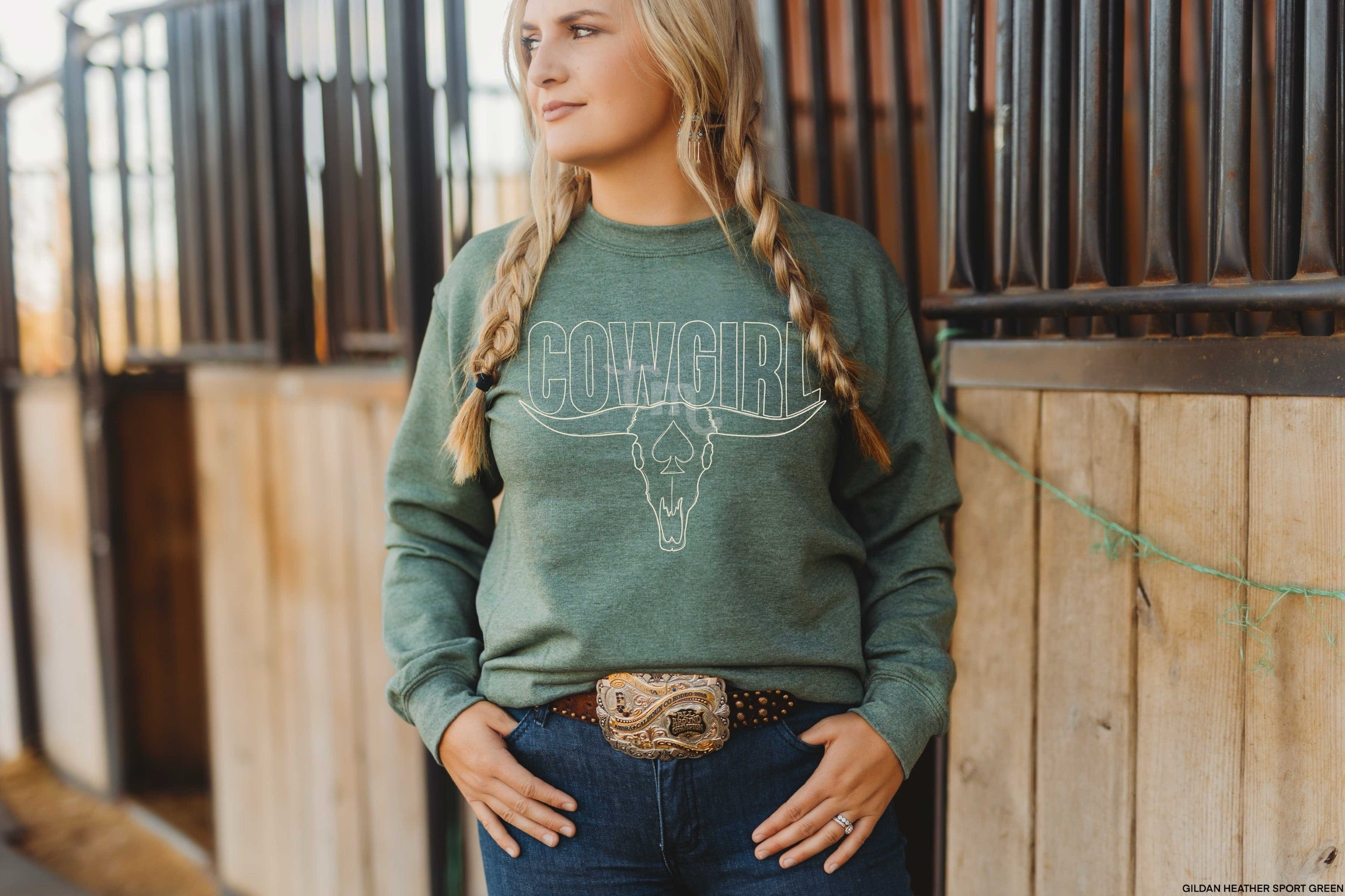 Cowgirl Bull Skull BEIGE INK